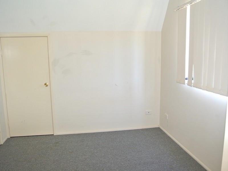 17 Jordan St, Macleay Island QLD 4184