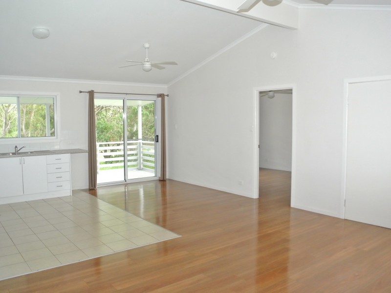 5 Michael Street, Macleay Island QLD 4184