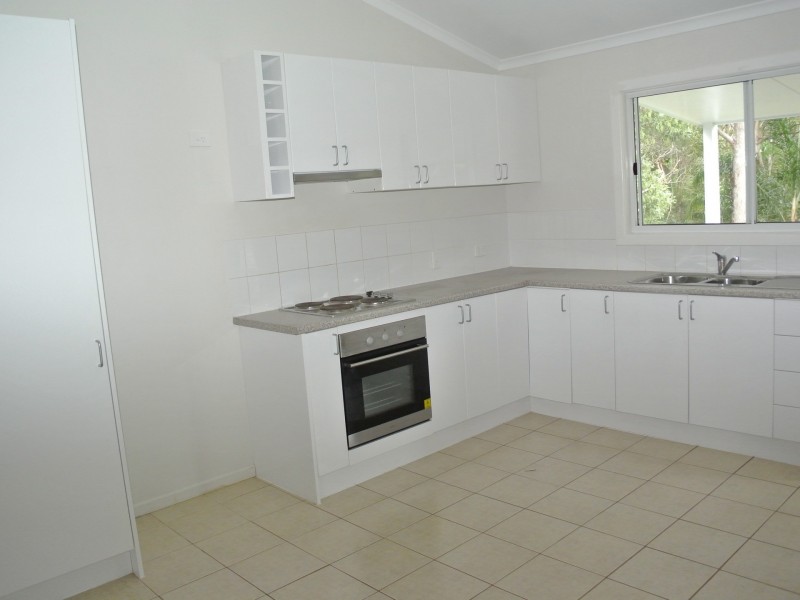 5 Michael Street, Macleay Island QLD 4184