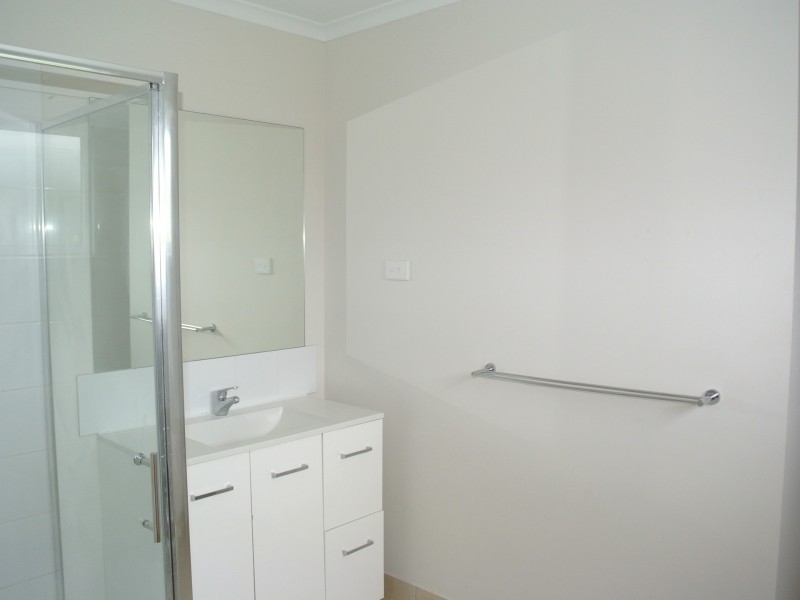 5 Michael Street, Macleay Island QLD 4184