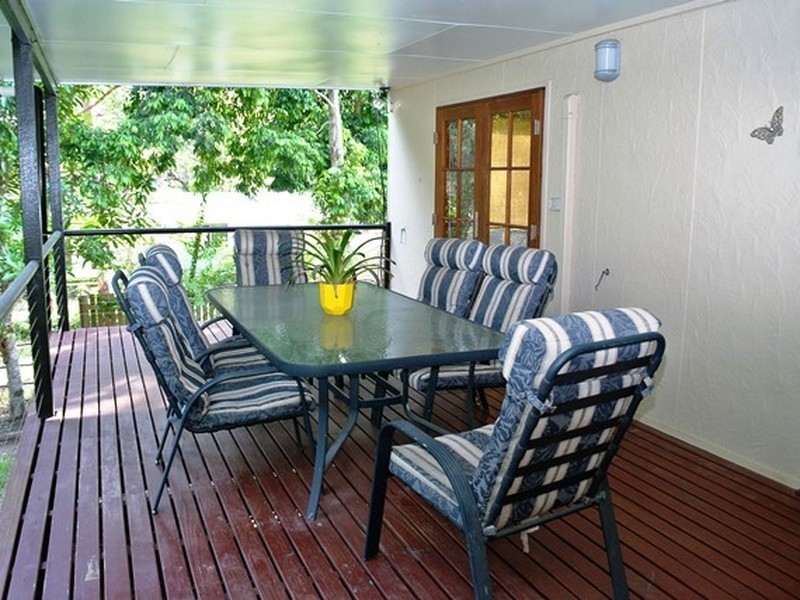 9 Aruma St, Macleay Island QLD 4184