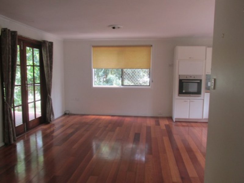 9 Aruma St, Macleay Island QLD 4184
