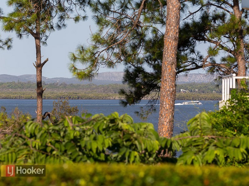 28 The Rampart, Redland Bay QLD 4165