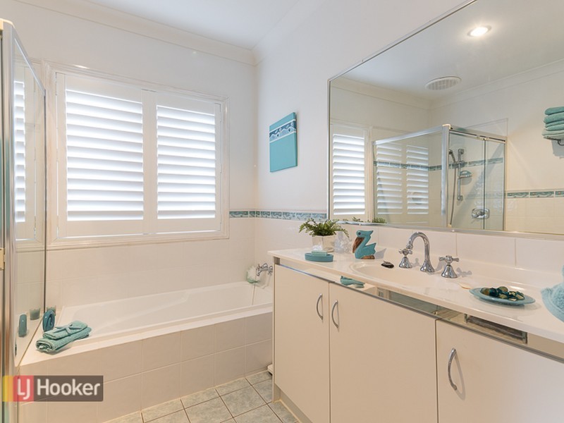 28 The Rampart, Redland Bay QLD 4165