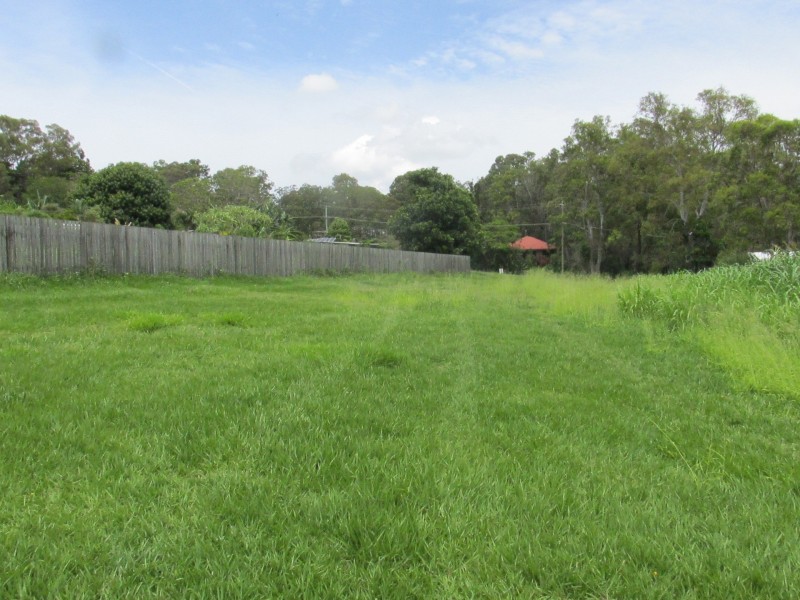 12 Eastbourne Terrace, Macleay Island QLD 4184