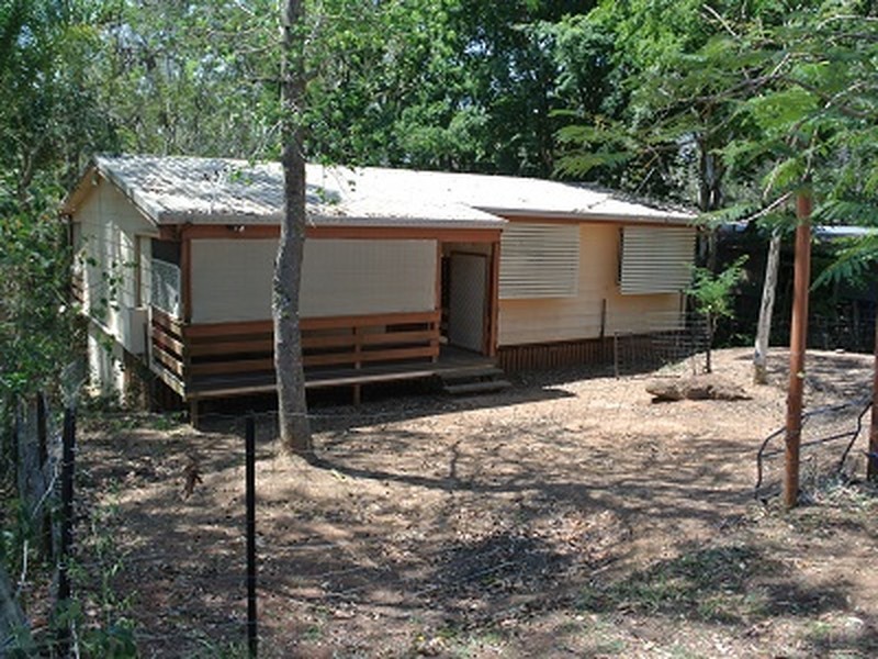 33 Halcyon Street, Lamb Island QLD 4184