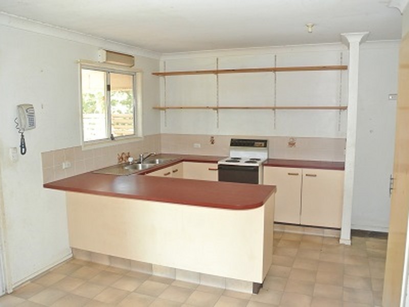 33 Halcyon Street, Lamb Island QLD 4184