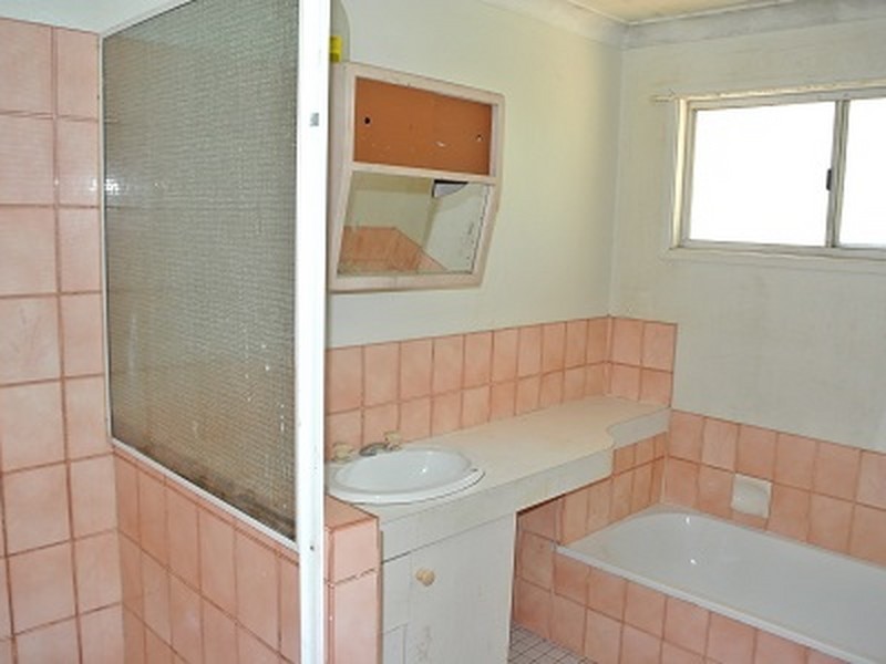 33 Halcyon Street, Lamb Island QLD 4184