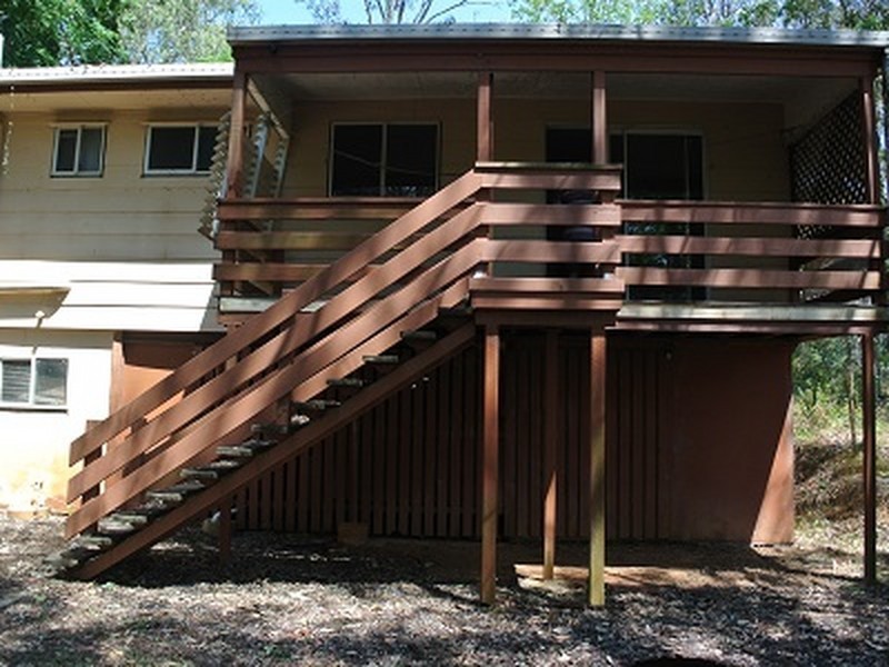 33 Halcyon Street, Lamb Island QLD 4184