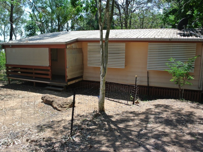 33 Halcyon Street, Lamb Island QLD 4184