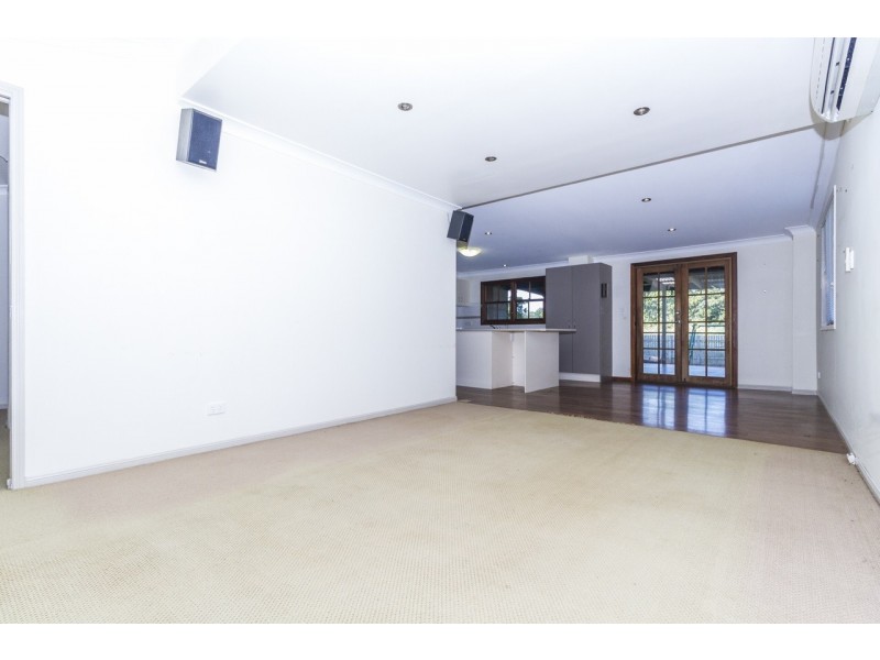 9 Kings Road, Russell Island QLD 4184