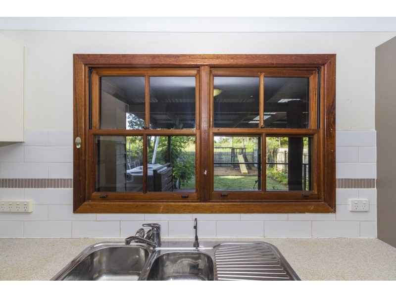 9 Kings Road, Russell Island QLD 4184