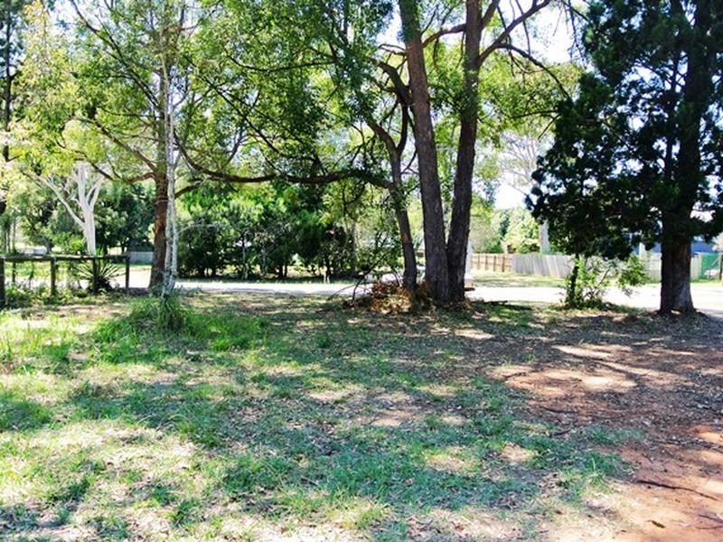 189 High Central Road, Macleay Island QLD 4184