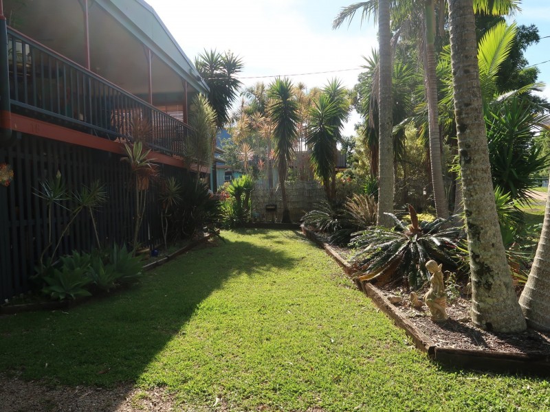 16 Noyes Parade, Karragarra Island QLD 4184