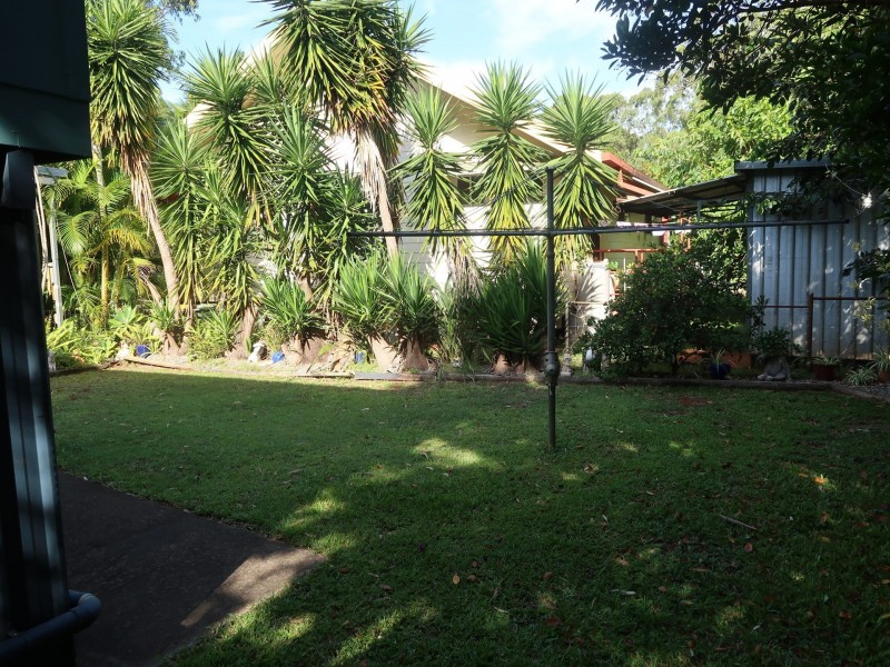 16 Noyes Parade, Karragarra Island QLD 4184