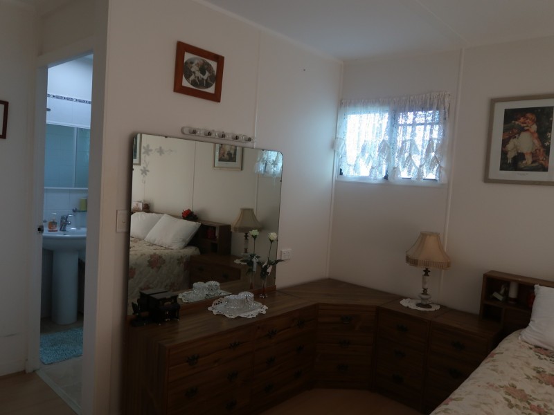 16 Noyes Parade, Karragarra Island QLD 4184