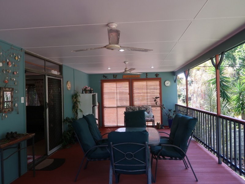 16 Noyes Parade, Karragarra Island QLD 4184
