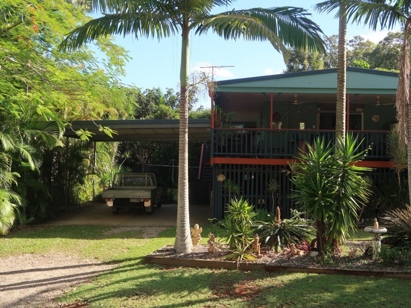 16 Noyes Parade, Karragarra Island QLD 4184