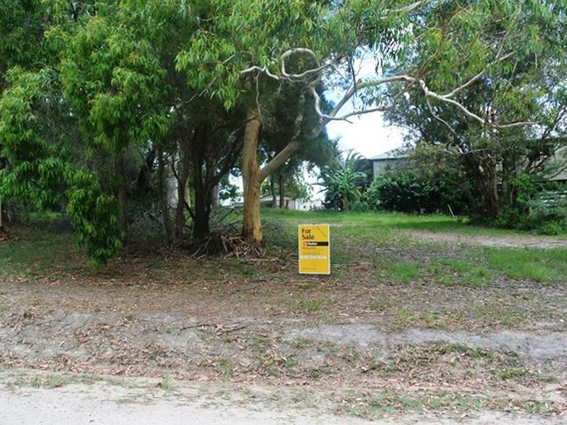 21-23 Warama Street, Macleay Island QLD 4184
