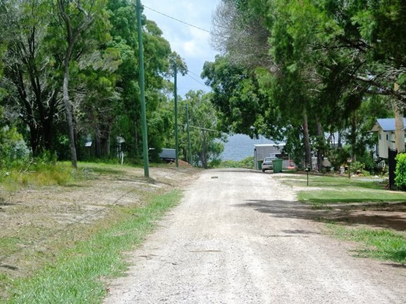 21-23 Warama Street, Macleay Island QLD 4184