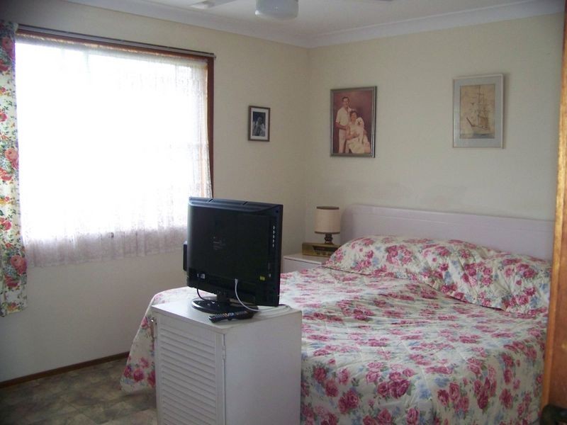 99 Western Rd, Macleay Island QLD 4184