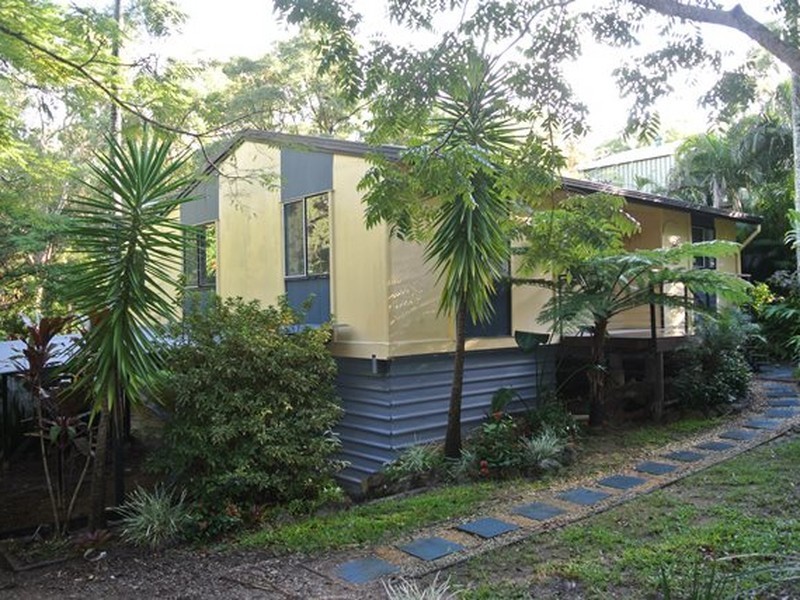 18 Glen Street, Macleay Island QLD 4184