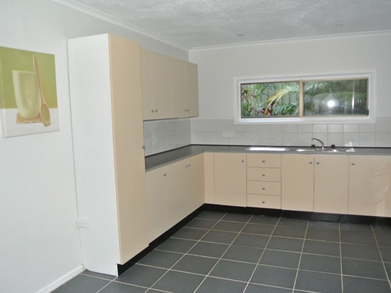 18 Glen Street, Macleay Island QLD 4184