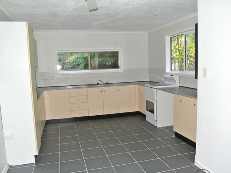 18 Glen Street, Macleay Island QLD 4184