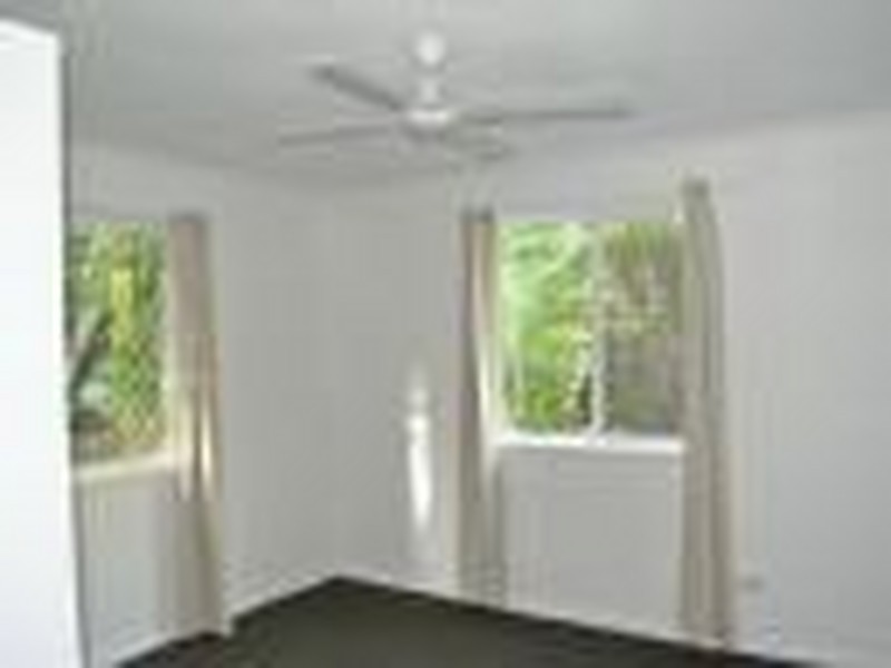 18 Glen Street, Macleay Island QLD 4184