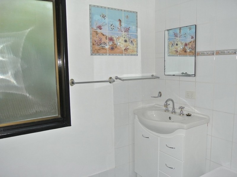 18 Glen Street, Macleay Island QLD 4184