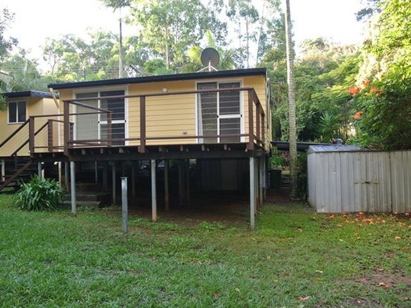 18 Glen Street, Macleay Island QLD 4184