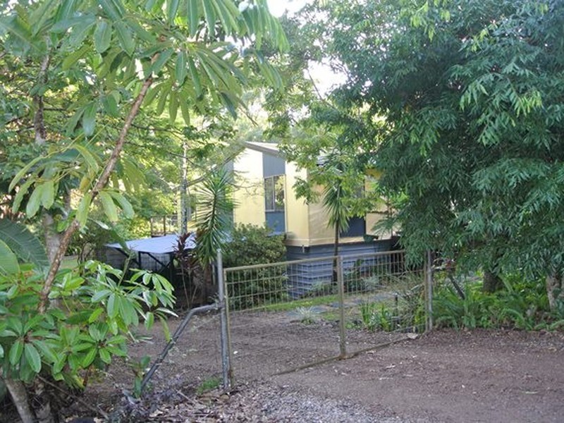 18 Glen Street, Macleay Island QLD 4184