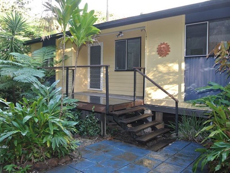 18 Glen Street, Macleay Island QLD 4184
