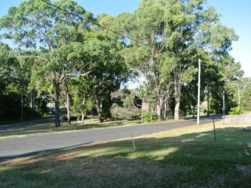 2 Gordon Road, Macleay Island QLD 4184