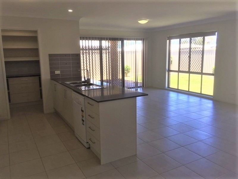 1 Willis Close, Redland Bay QLD 4165