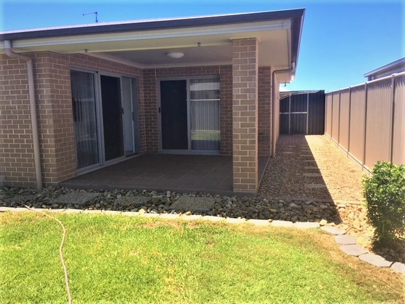 1 Willis Close, Redland Bay QLD 4165