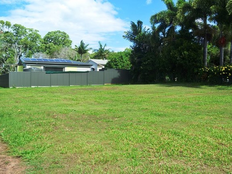 16 Squire Street, Macleay Island QLD 4184