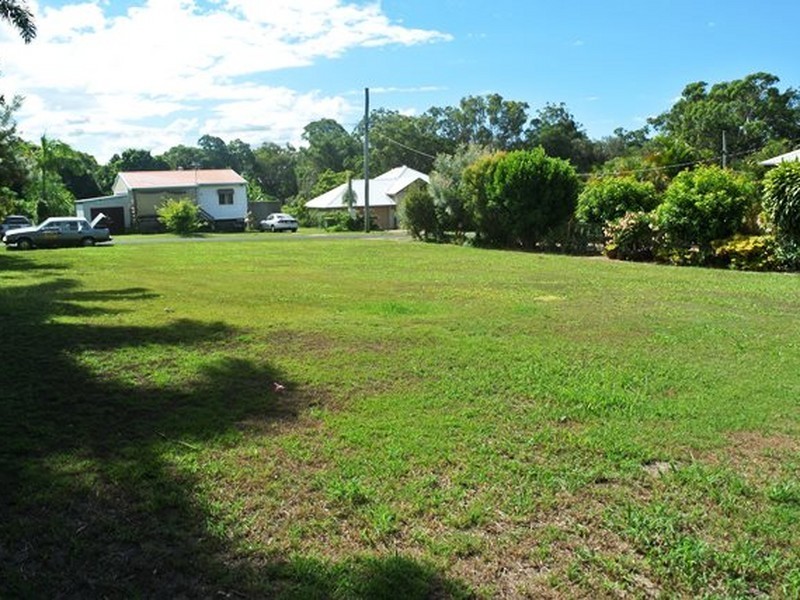 16 Squire Street, Macleay Island QLD 4184