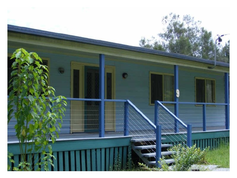 9 Blue Wter Cr, Macleay Island QLD 4184