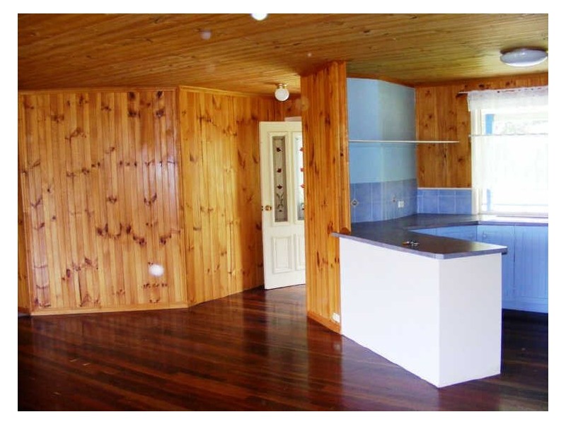 9 Blue Wter Cr, Macleay Island QLD 4184