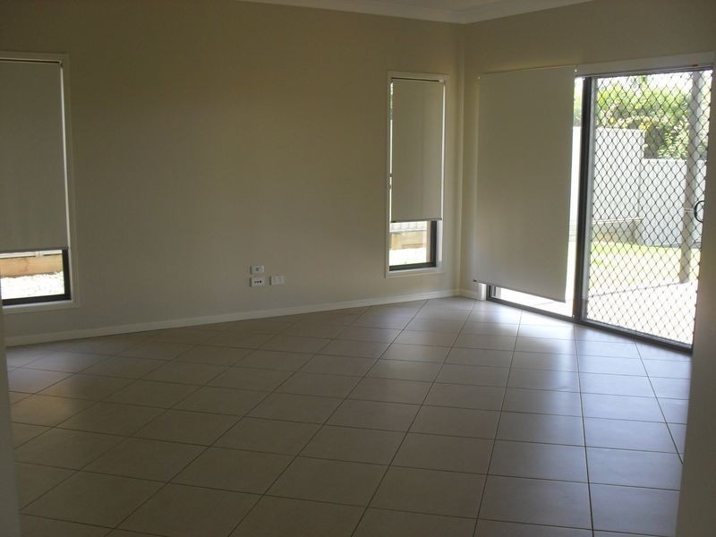 8 Huntly Place, Redland Bay QLD 4165