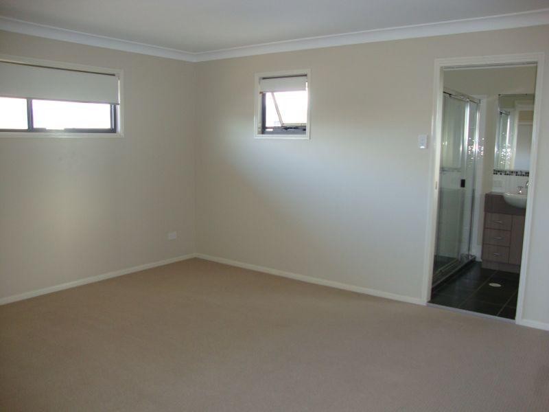 8 Huntly Place, Redland Bay QLD 4165