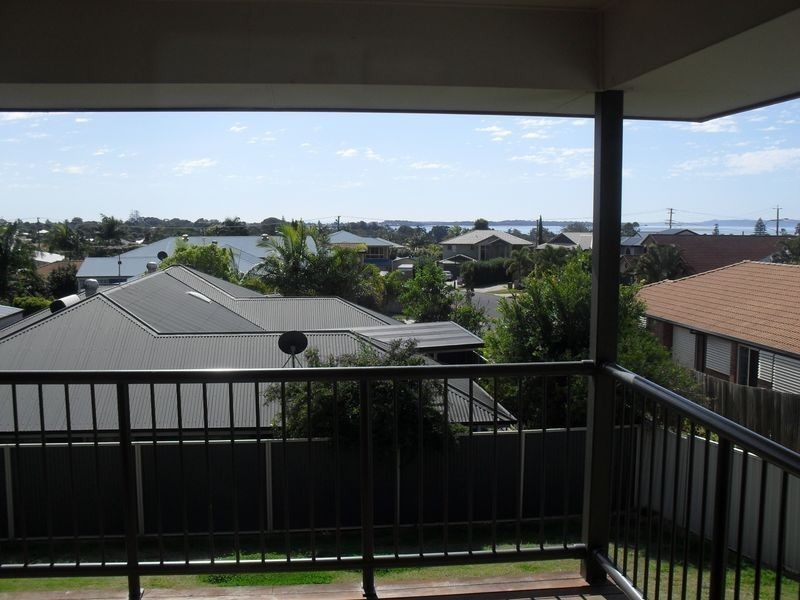 8 Huntly Place, Redland Bay QLD 4165