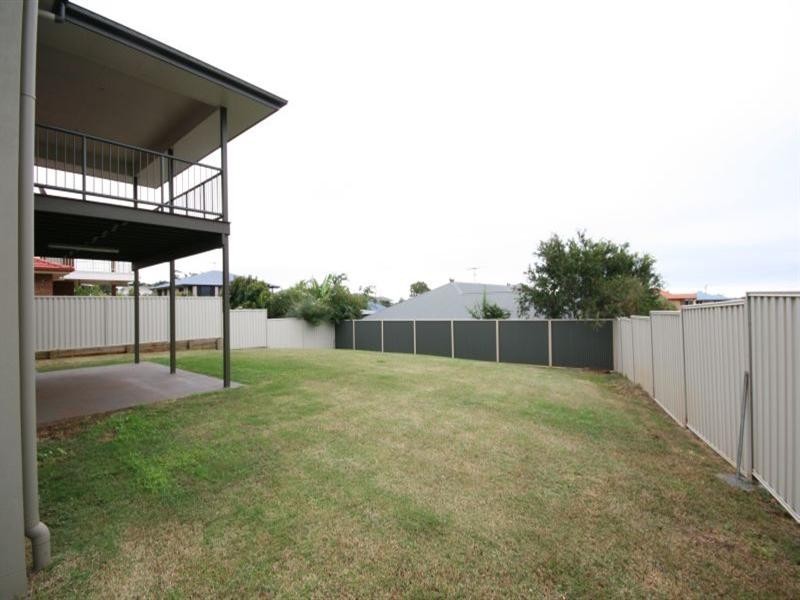 8 Huntly Place, Redland Bay QLD 4165