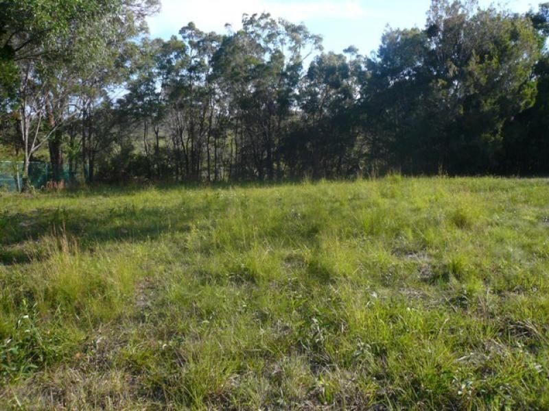 10 Calm Water Crescent, Macleay Island QLD 4184