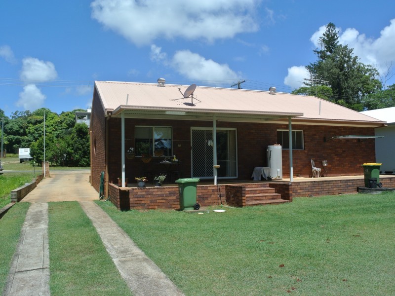 17 Curlew Street, Macleay Island QLD 4184