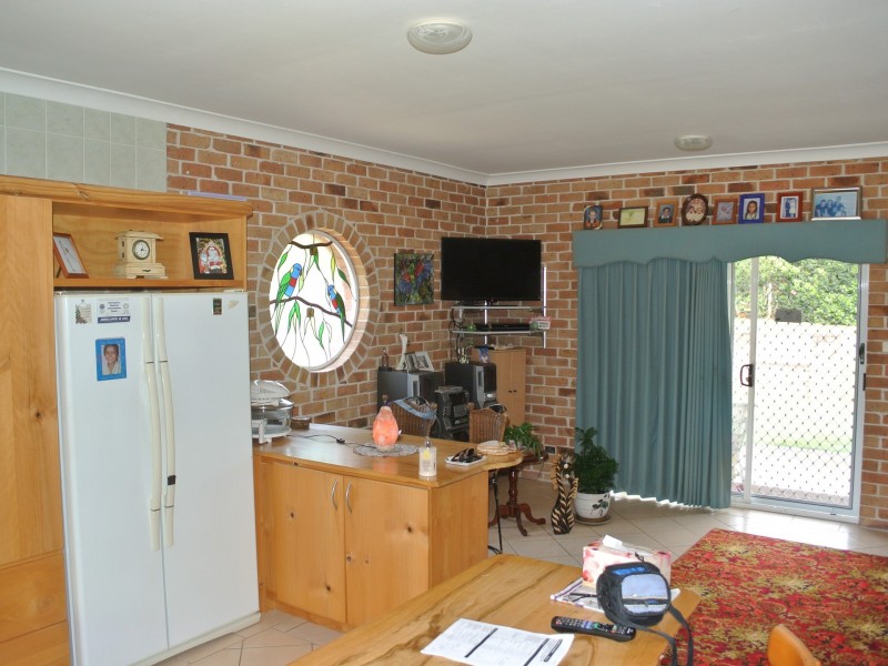 17 Curlew Street, Macleay Island QLD 4184