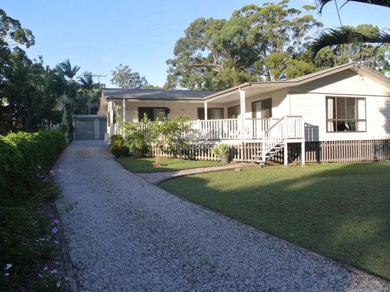 19 Benowa Street, Macleay Island QLD 4184