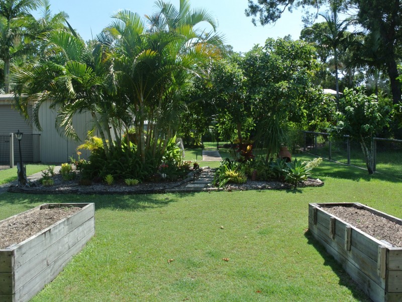 19 Benowa Street, Macleay Island QLD 4184