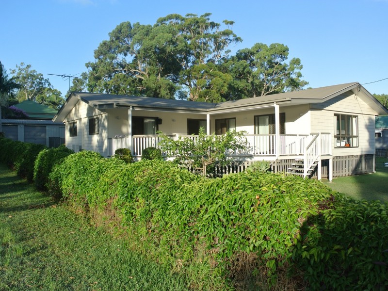 19 Benowa Street, Macleay Island QLD 4184